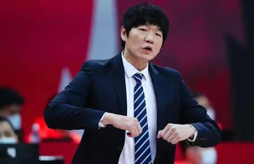 澳亚国际手游官网-地产大亨率团队力撑：万达男篮苦战赛场